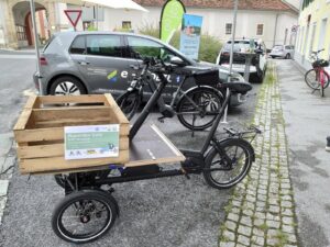 Mixe deine Mobilität – vom E-Lastenrad über E-Bikes bis hin zu E-Autos aus dem Carsharing Pöllauer Tal [Fotocredit: KEM Naturpark Pöllauer Tal]